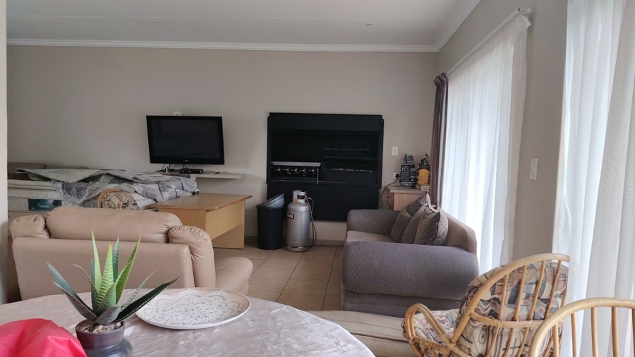 3 Bedroom Property for Sale in Roosheuwel North West